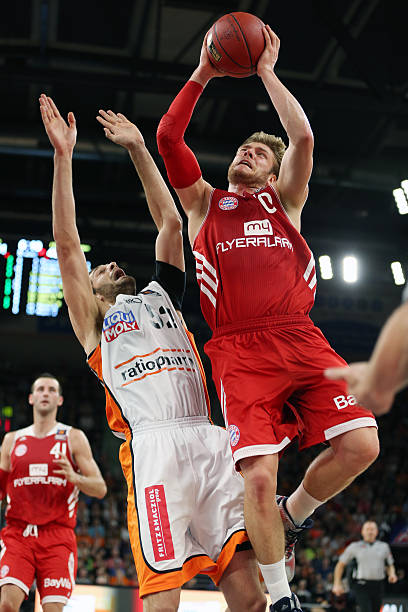 并在关键时 并在关键时