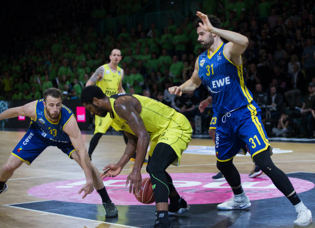 中国队通过 中国队通过